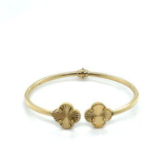 Load image into Gallery viewer, 14k Gold Clover Bracelet .