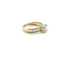 Load image into Gallery viewer, 14k Gold Greek Key Round Engagement Ring .