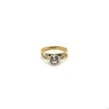 Load image into Gallery viewer, 14k Gold Round Engagement Ring .